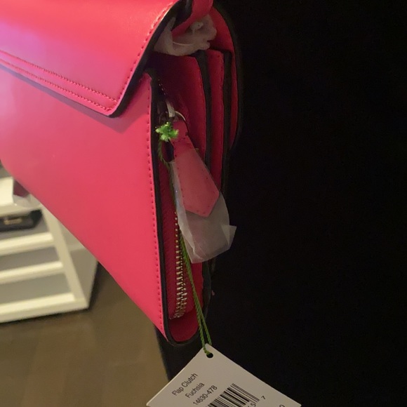 Brand new w tags Vera Bradley flap clutch fuchsia - Picture 8 of 10